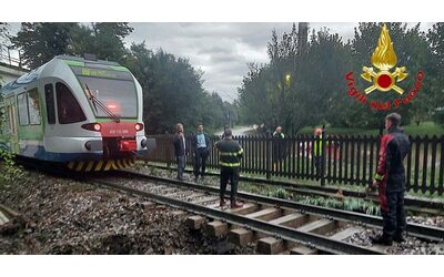 Crisi climatica – Nubifragi e danni da Nord a Sud. Treno fermato a Lecco poco prima di una voragine