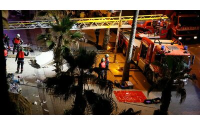 Crolla la terrazza di un ristorante di Palma di Maiorca: quattro morti e almeno 16 feriti. “Era troppo affollata e non ha retto il peso”