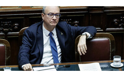 Dagli idonei scavalcati dal concorso Pnrr agli errori nei quesiti: l’eterno caos della selezione docenti in Italia