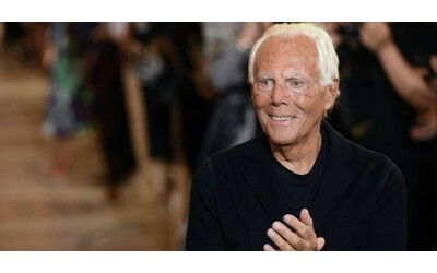 Dai jeans al fondotinta virale: così Giorgio Armani ha conquistato i giovani di ogni generazione