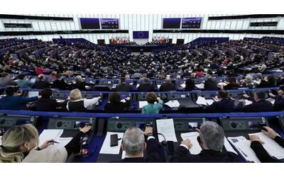 Dal Parlamento Ue ok a nuovi fondi per il riarmo Gli italiani si spaccano sia a destra che a sinistra no di M5s e Lega