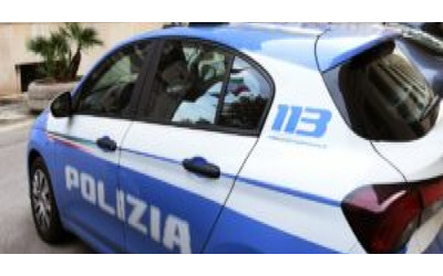 Daniela Guerrini morta in ospedale, arrestato per omicidio il figlio: “Uccisa a calci e pugni, gravi lesioni interne”