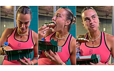 dannatamente buono Sabalenka mangia il Golden Glizzy un hot dog da 100 dollari Ecco gli ingredienti Video