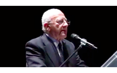 De Luca: “Le cause del nuovo antisemitismo? Netanyahu sta facendo un danno immenso”. E attacca La Russa, la destra e Musk