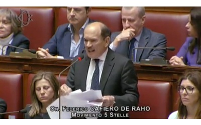 De Raho a Nordio: “L’Italia si vergogna di quello che è successo con Almasri. Si dimetta”