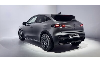 Design scolpito e proporzioni inedite. Renault Clio è più espressiva e grintosa
