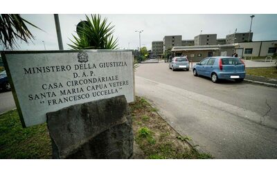 Detenuto pestato, chieste 10 condanne per i poliziotti. La pm: “Azione brutale, di violenza gratuita”
