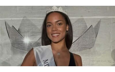 “Dicono che non rispetto la ‘bellezza italiana’, dispiaciuta per gli insulti da parte di genitori: levatevi da Facebook, vi siete bevuti il cervello”: lo sfogo di Fanny Tardioli dopo Miss Italia