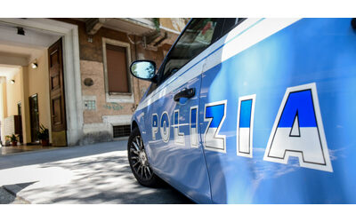 Docente di scuola superiore arrestato durante la lezione a Pontedera (Pisa): “Abusi su una studentessa minorenne”