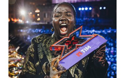 “Dopo la vittoria a X Factor 2024 mamma sembrava ubriaca fradicia per la felicità, saltellava. Io sono caduta sul palco per l’adrenalina”: lo rivela Mimì