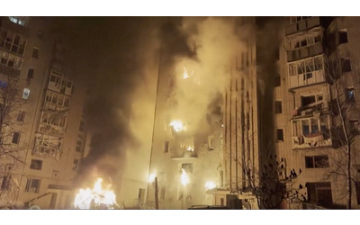 Droni russi sull Ucraina raid notturno su un palazzo di nove piani a Sumy