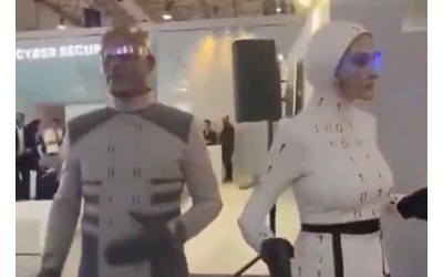 Ecco i nostri nuovi robot di ultima generazione il video diventa virale su Instagram poi l incredibile scoperta