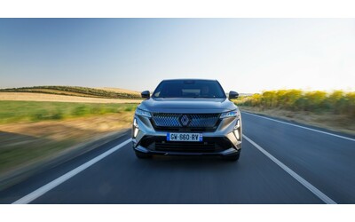 Eleganza e potenza in versione full hybrid, questa è Renault Rafale HEV