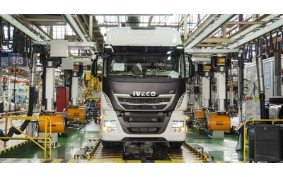 Elkann vende anche Iveco: va all’indiana Tata. Il settore difesa a Leonardo
