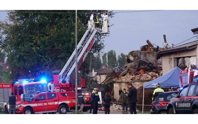 Esplosione durante uno sgombero: 3 carabinieri morti, 15 feriti tra le forze dell’ordine. Ci sono due fermati