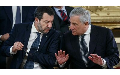 Europee, lite Fi-Lega sullo slogan “Meno Ue” del Carroccio. Il disagio malcelato di Tajani, l’europeista che governa col sovranista Salvini