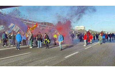 Ex Ilva la protesta dei lavoratori si allarga da Genova a Taranto blocchi stradali e presidi a oltranza