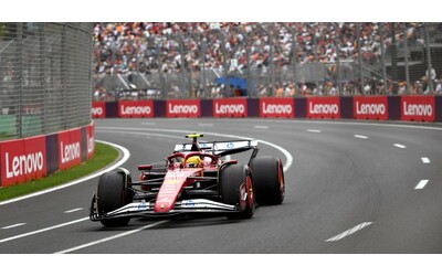 F1 Gp Australia, prima fila McLaren: Norris in pole davanti a Piastri. Male le Ferrari: Leclerc 7°, Hamilton (all’esordio) 8°