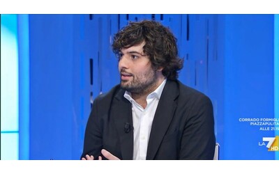 “Fdi? Per arrivare al potere hanno detto tutto e il suo contrario”: Giacomo Salvini racconta il libro ‘Fratelli di chat’. Su La7