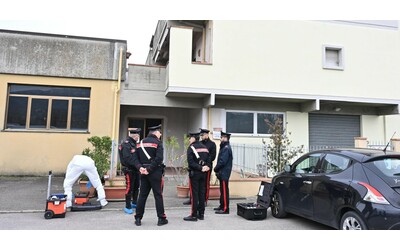 Femminicidio a Firenze: uccide la compagna a coltellate e poi tentata il suicidio