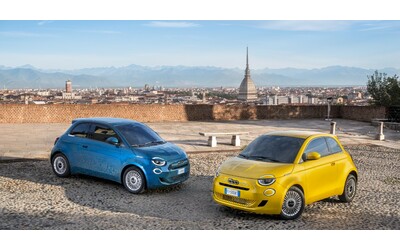 Fiat 500 Hybrid torna alle origini. Debutta al Salone di Torino la nuova versione prodotta a Mirafiori