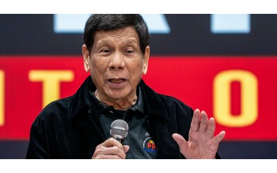 Filippine, arrestato l’ex presidente Duterte su mandato della Corte penale internazionale: è accusato di crimini contro l’umanità