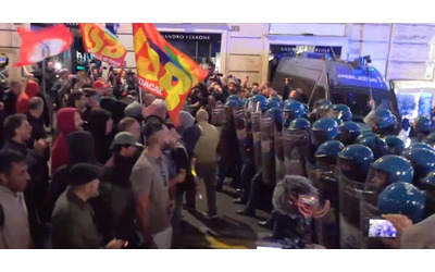 Flotilla, 10mila piazza a Roma: polizia blocca il corteo diretto a Palazzo Chigi