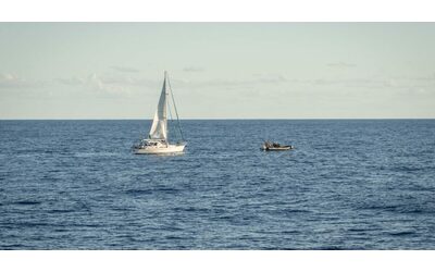 Flotilla, le barche verso Gaza sorvegliate dai droni. L’allarme: “Al prossimo attacco si rischia il morto, scendiamo in piazza”