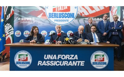 Forza Italia vuole il ritorno dell’immunità per parlamentari e governo, Tajani: “Non sono contrario”. Conte: “Delirio di onnipotenza”