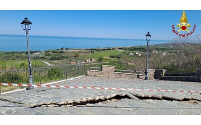 Frana di Petacciato fronte di 4 chilometri in movimento De Caro Rischio isolamento della Puglia Il piano delle Ferrovie