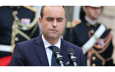 Francia, la missione impossibile del premier Lecornu: sopravvivere alla sfiducia dei deputati, alla piazza arrabbiata e al prossimo sciopero generale dei trasporti