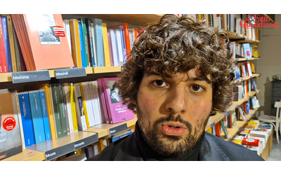 Fratelli di chat, a Firenze la presentazione del libro di Giacomo Salvini. Lo storico Cardini: “Meloni? Il suo è il partito degli evasori”