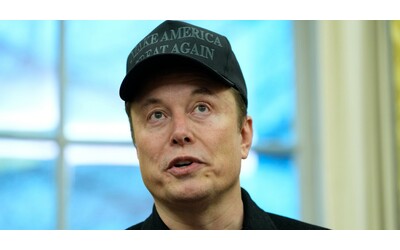 “Fuori Elon Musk dalla Royal Society”, la lettera al presidente firmata da 1700 scienziati