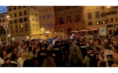 “Fuori la mafia dallo Stato”: applausi e cori di acclamazione per Nino Di Matteo all’evento sulla strage di via dei Georgofili a Firenze