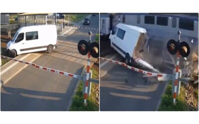 Furgone rimane intrappolato sui binari: il treno lo travolge a tutta velocità e lo distrugge. La manovra disperata e lo schianto – IL VIDEO