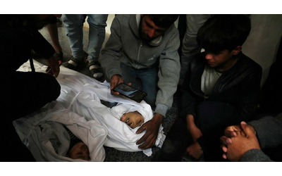 Gaza, Commissione Onu: “Bambini presi intenzionalmente di mira, donne stuprate, palestinesi uccisi come gruppo. E’ genocidio”. Ira di Israele: “Antisemiti”