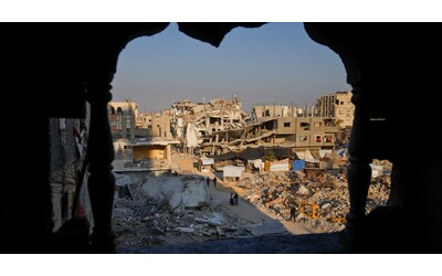Gaza, entro 48 ore si attende la tregua. “Israele deve mostrare le mappe del suo ritiro dalla Striscia. Poi manca solo l’ok di Hamas”