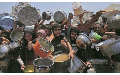 Gaza, fonti mediche: “Sei persone sono morte di fame nelle ultime 24 ore”. L’Onu: “Dal 19 maggio solo il 10% degli aiuti arrivato ai civili”