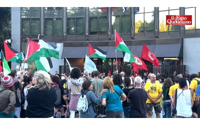 Gaza, protesta di fronte alla sede di Leonardo: “Ha le mani sporche di sangue”. Noury: “Assicurare alla giustizia Netanyahu”
