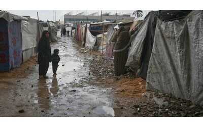 Gaza Unrwa Israele blocca gli aiuti e viola il diritto internazionale Oms 4mila bambini in attesa di uscire per cure salvavita