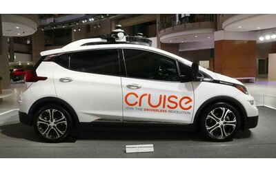 General Motors spegne i suoi taxi robot. Via libera ai concorrenti Waymo e Tesla