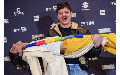 Giallo Eurovision Song Contest 2025: Olly potrebbe preferire i concerti già sold out nei club a maggio, Lucio Corsi si scalda a bordo campo. Cosa accadrà