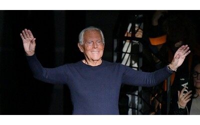 “Giorgio Armani è morto per un’insufficienza epatica fulminante, era dimagrito parecchio”: il racconto degli ultimi giorni dello stilista
