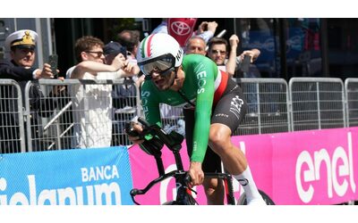 Giro d’Italia, Ganna domina la tappa a cronometro di Desenzano: è la...