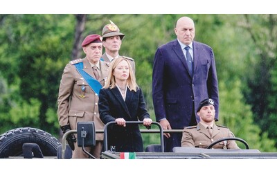 Gli italiani e il ritorno della leva la giungla dei sondaggi e i titoli furbi che parlano di maggioranza a favore del servizio militare a dispetto dei dati