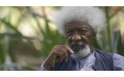 “Gli Usa mi hanno revocato il visto”: la denuncia del premio Nobel nigeriano Wole Soyinka