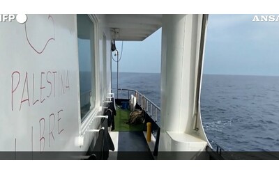 Global Sumud Flotilla, a bordo di una nave diretta a Gaza: “Quando i governi sbagliano, dobbiamo agire noi”