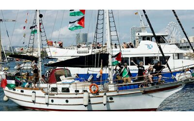 Global Sumud Flotilla, Israele chiede di lasciare a loro gli aiuti umanitari. La replica: “Fa parte del blocco illegale a Gaza”