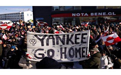 Groenlandia, proteste e manifestazioni dopo l’ennesima dichiarazione di Trump sull’annessione