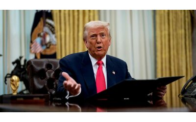Groenlandia, Trump non molla: “Pronti ad accogliervi negli Usa”. Il primo ministro Egede: “È a rischio l’ordine mondiale”